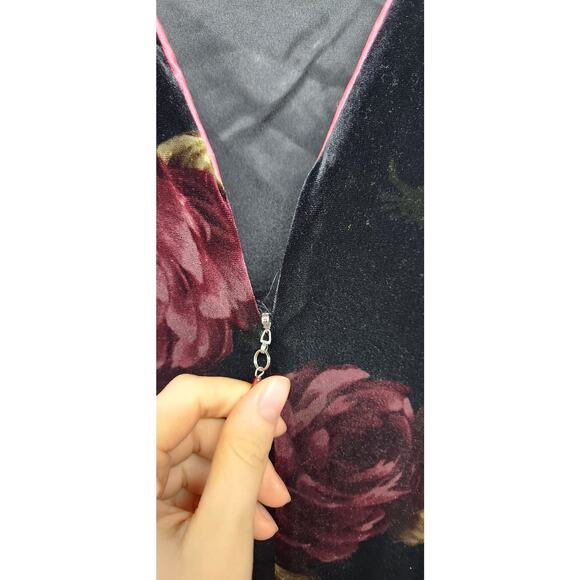 Vintage Oscar De La Rente Black Floral Velvet Long Night Gown/Dress, Size Large - Picture 6 of 11